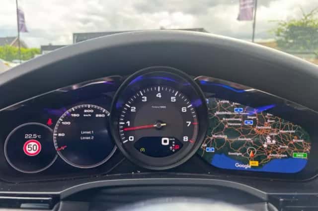 Porsche Cayenne (2018) thumbnail 21