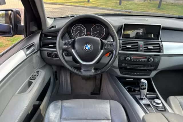 BMW X5 (2006) thumbnail 9