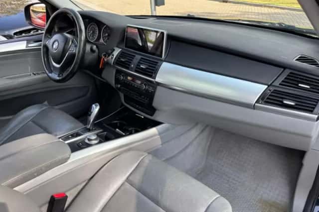 BMW X5 (2006) thumbnail 10