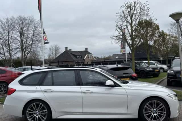BMW 3-Serie (2014) thumbnail 4