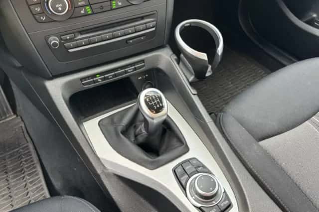 BMW X1 (2010) thumbnail 12