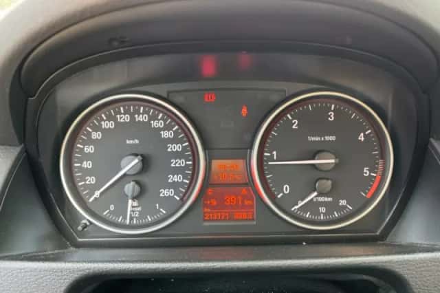 BMW X1 (2010) thumbnail 13