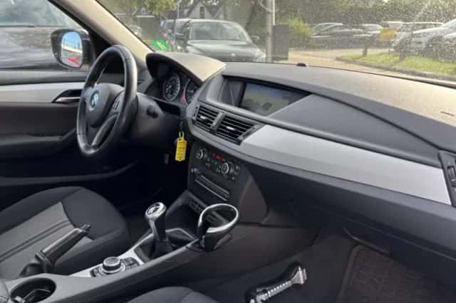 BMW X1 (2010) thumbnail 14