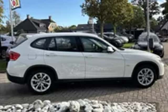 BMW X1 (2010) thumbnail 22