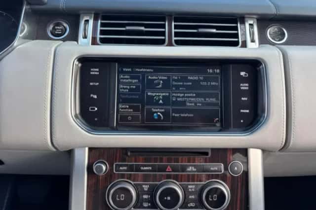 Land Rover Range Rover (2013) thumbnail 16