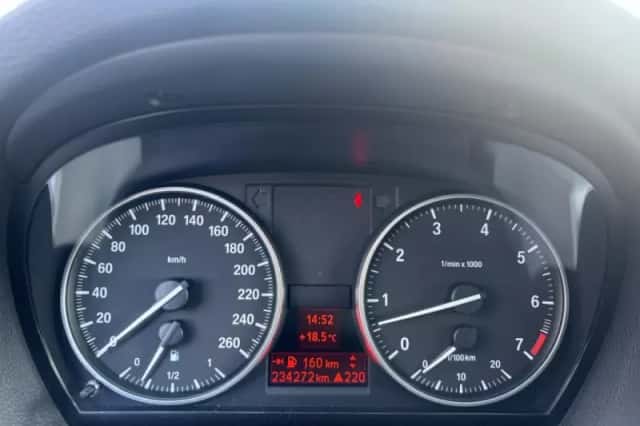BMW 3-Serie (2010) thumbnail 13