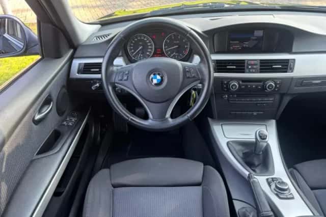 BMW 3-Serie (2010) thumbnail 9