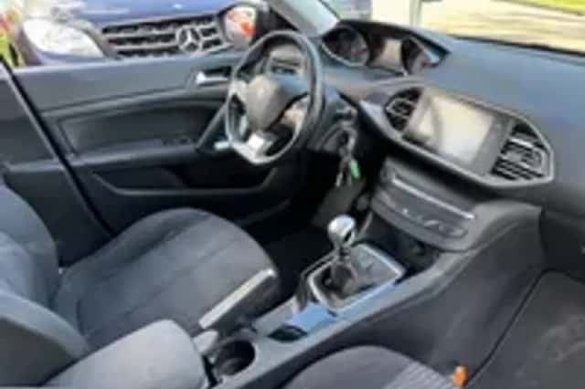 Peugeot 308 (2014) thumbnail 17