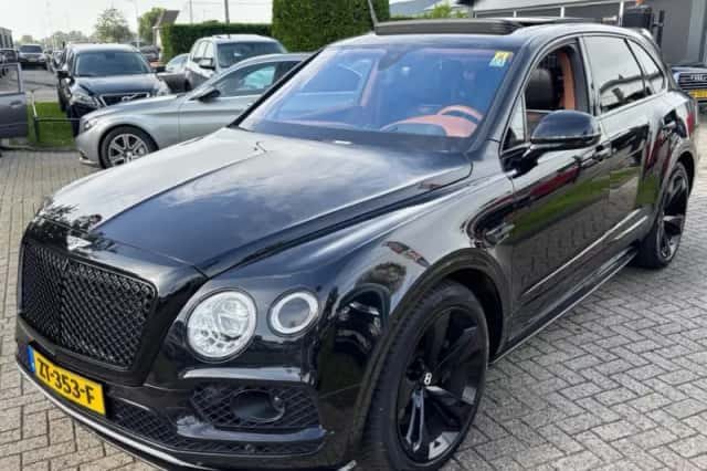 Bentley Bentayga (2018) thumbnail 17