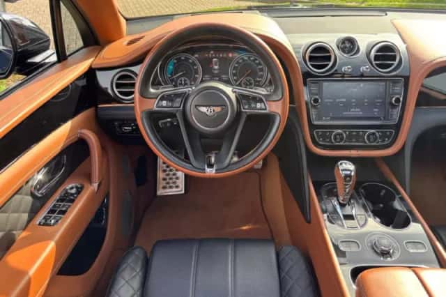 Bentley Bentayga (2018) thumbnail 21