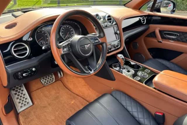 Bentley Bentayga (2018) thumbnail 23