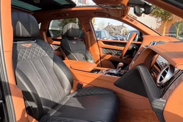 Bentley Bentayga (2018) thumbnail 24