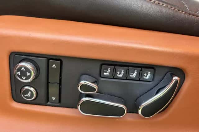 Bentley Bentayga (2018) thumbnail 26