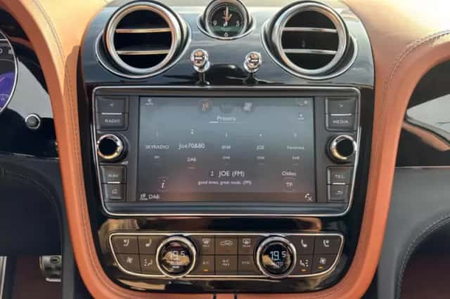 Bentley Bentayga (2018) thumbnail 31