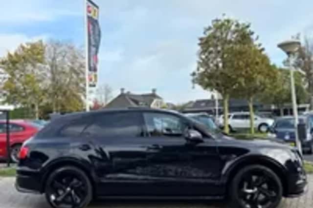 Bentley Bentayga (2018) thumbnail 39