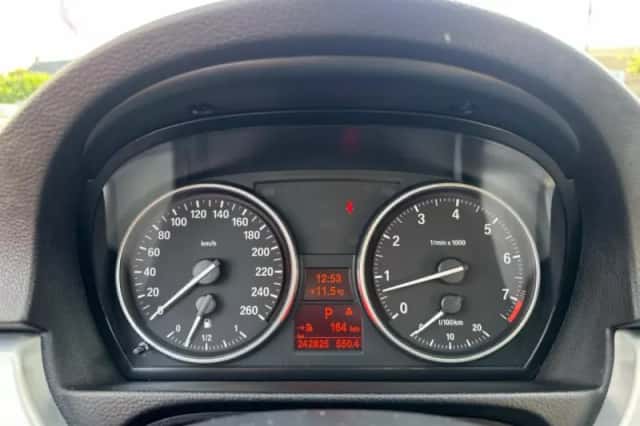 BMW 3-Serie (2009) thumbnail 14