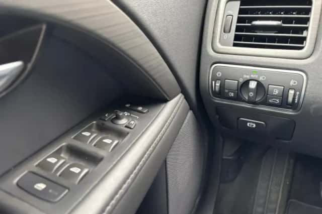Volvo V70 (2015) thumbnail 15