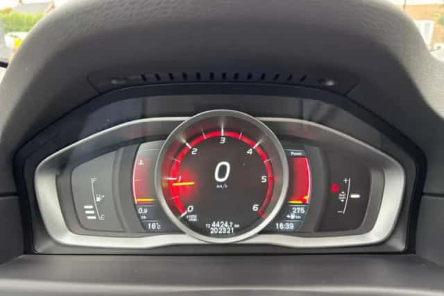 Volvo V70 (2015) thumbnail 16