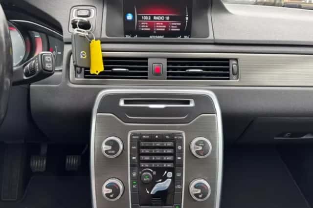 Volvo V70 (2015) thumbnail 17