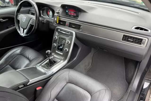 Volvo V70 (2015) thumbnail 9