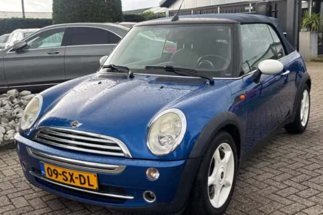 MINI Cabrio (2006) thumbnail 1