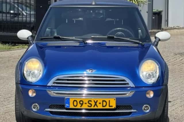 MINI Cabrio (2006) thumbnail 2