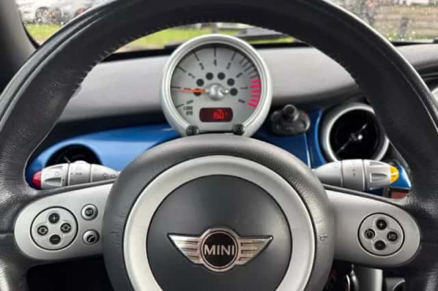 MINI Cabrio (2006) thumbnail 11