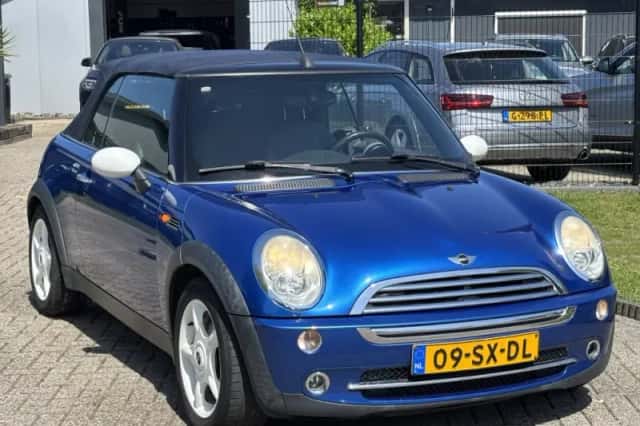 MINI Cabrio (2006) thumbnail 3