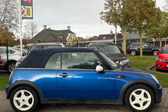 MINI Cabrio (2006) thumbnail 3