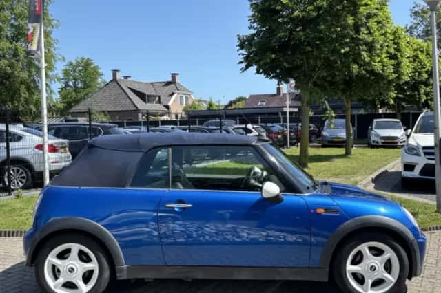 MINI Cabrio (2006) thumbnail 4