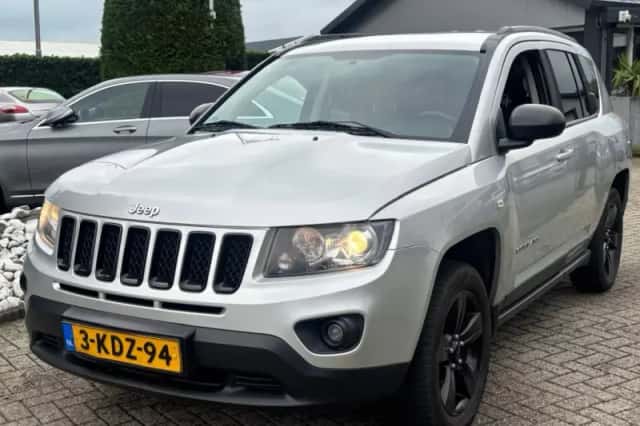 Jeep Compass (2013) thumbnail 1
