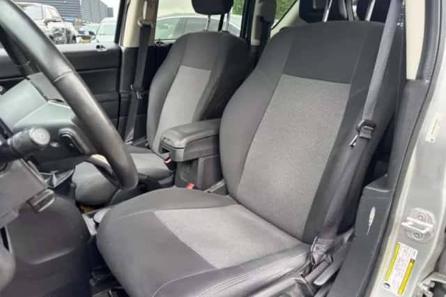 Jeep Compass (2013) thumbnail 12