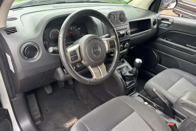 Jeep Compass (2013) thumbnail 13