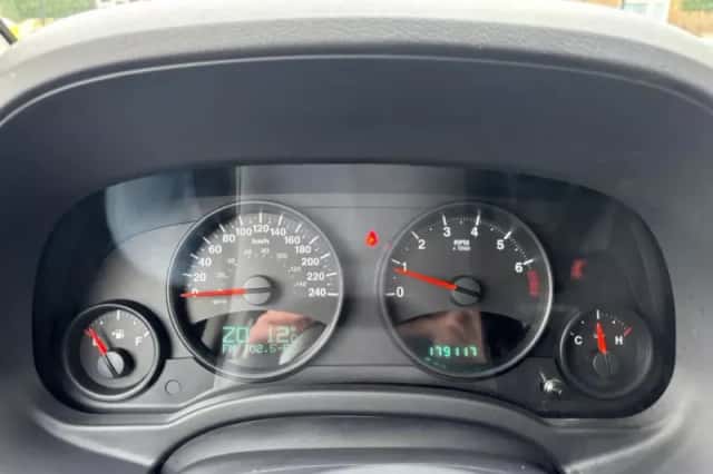 Jeep Compass (2013) thumbnail 17