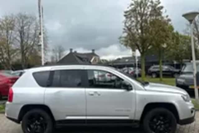 Jeep Compass (2013) thumbnail 22
