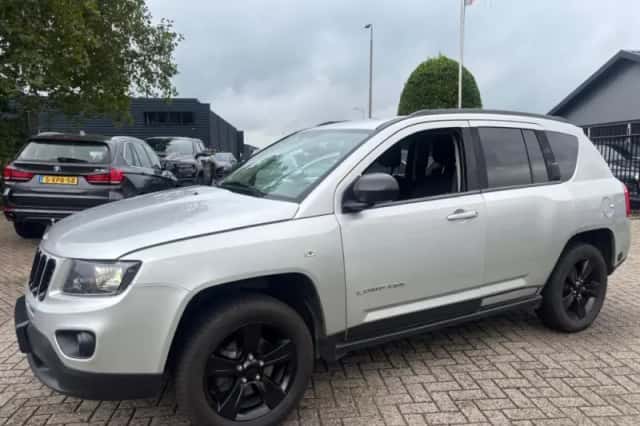 Jeep Compass (2013) thumbnail 4