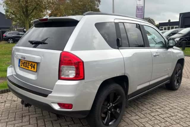 Jeep Compass (2013) thumbnail 6