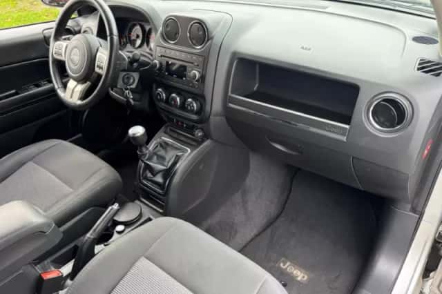 Jeep Compass (2013) thumbnail 10
