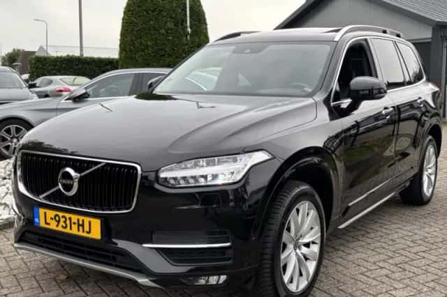Volvo XC90 (2015) thumbnail 1