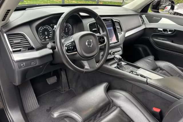 Volvo XC90 (2015) thumbnail 13