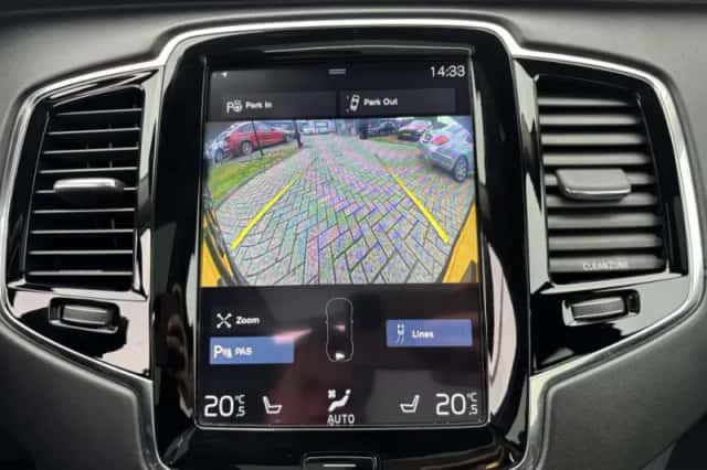 Volvo XC90 (2015) thumbnail 22