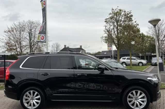 Volvo XC90 (2015) thumbnail 4