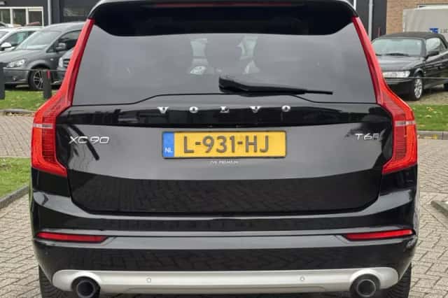 Volvo XC90 (2015) thumbnail 6