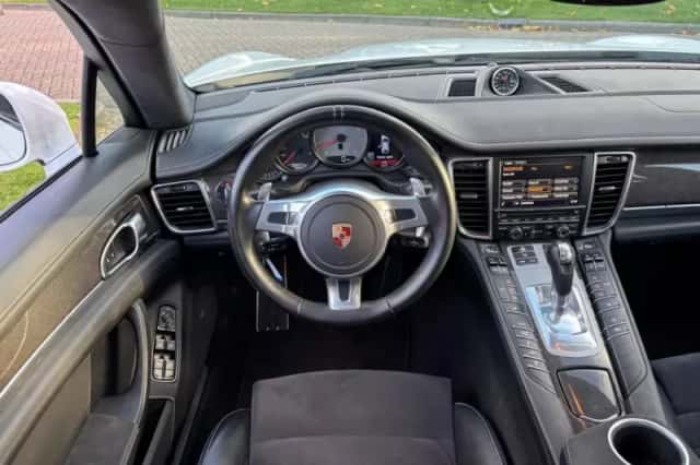Porsche Panamera (2014) thumbnail 8