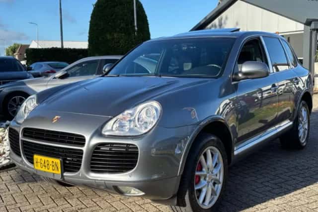 Porsche Cayenne (2004)