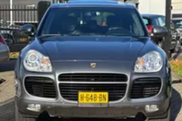 Porsche Cayenne (2004) thumbnail 25