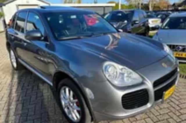 Porsche Cayenne (2004) thumbnail 28