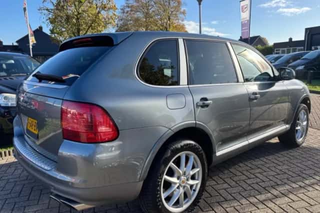 Porsche Cayenne (2004) thumbnail 7