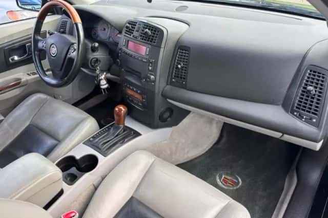Cadillac CTS (2005) thumbnail 10