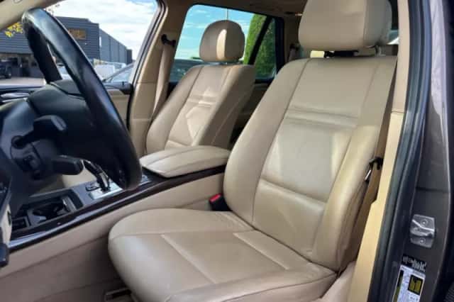 BMW X5 (2012) thumbnail 11